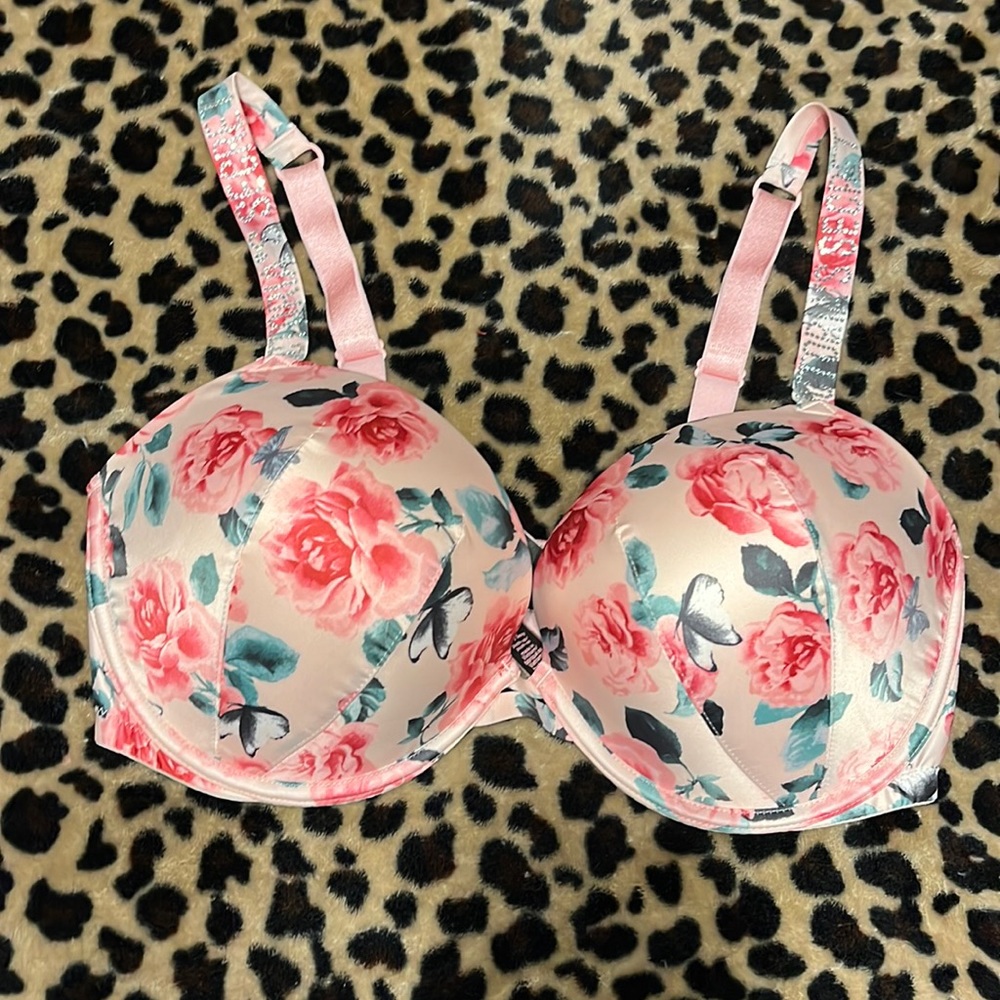 Victoria’s Secret ultra push up bra and panty set nwt